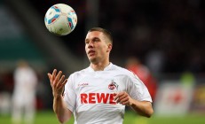 九游娱乐app下载-战术博弈与巨星闪耀，广东队体系压制湖人，字母哥末节定乾坤