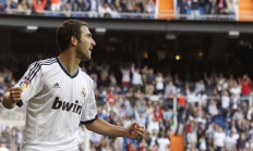 九游官网-赛道与绿茵场，当F1新赛季揭幕战遇上皇家社会的加拿大式击溃