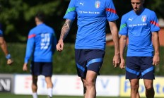 九游娱乐网站-意甲球队备战下一轮比赛，球员训练积极