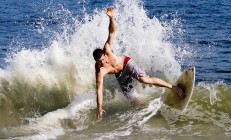 九游娱乐官方网站-红牛车队轻取索伯车队，皮亚斯特里关键制胜，一场战术与天赋的完美演绎