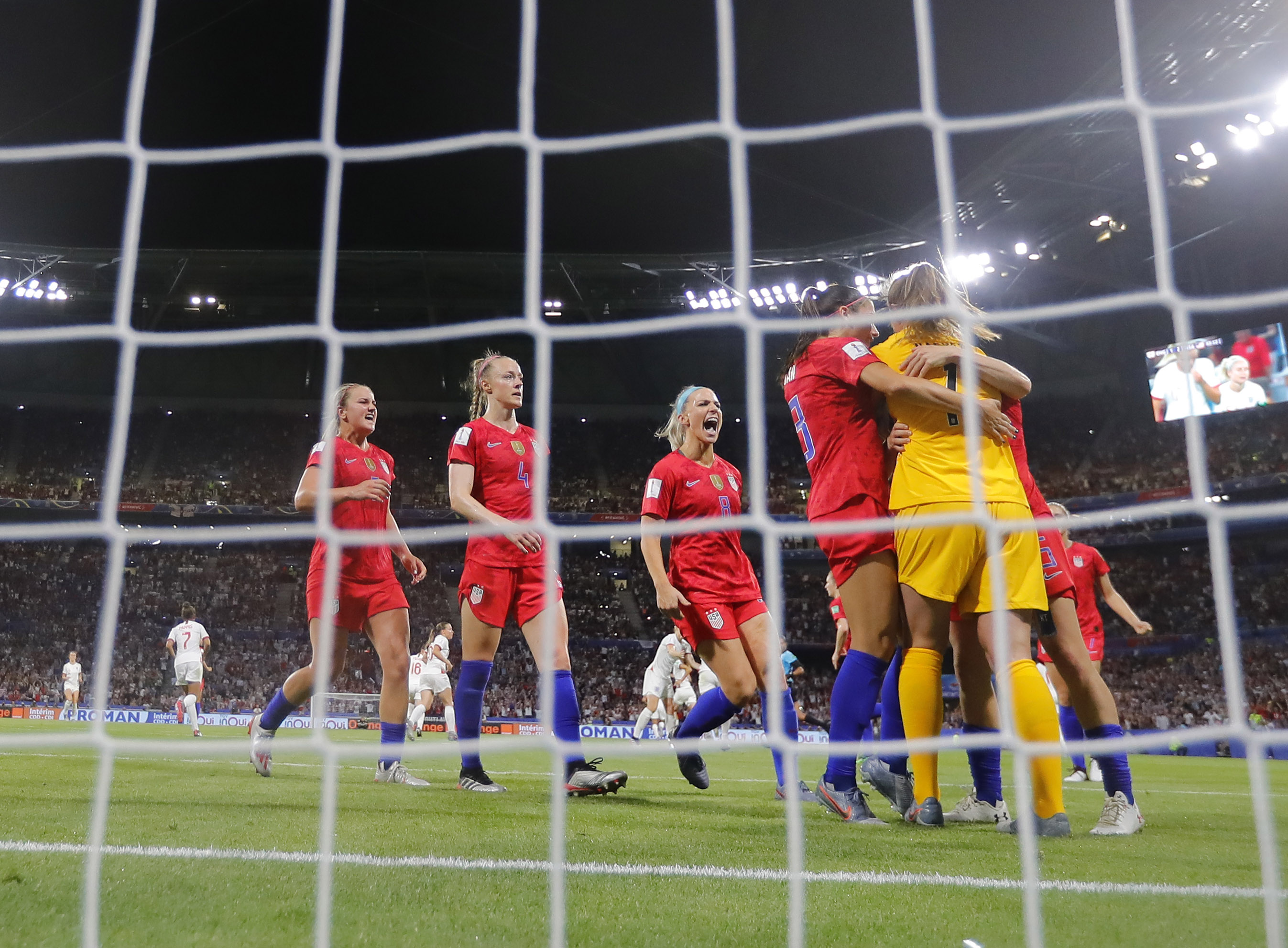 美国女足队击败对手，获得冠军头衔