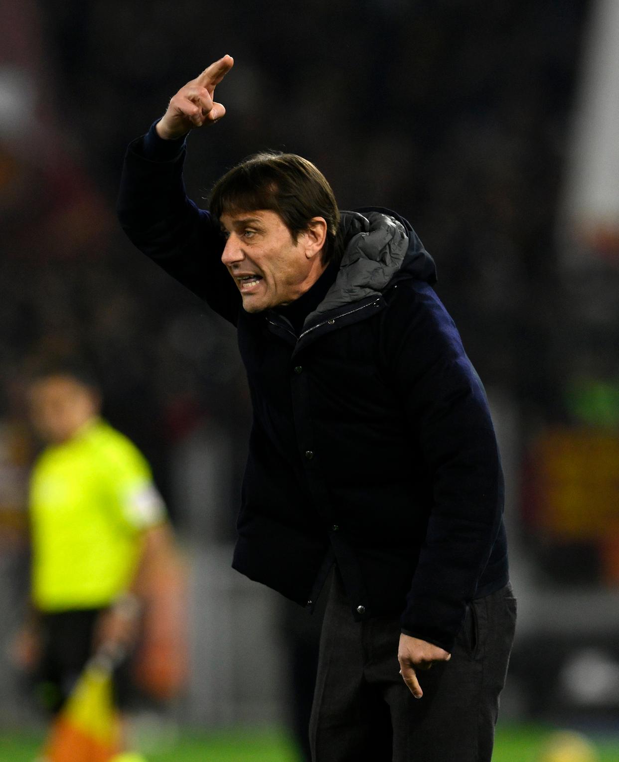 罗马击败那不勒斯，继续保持不败