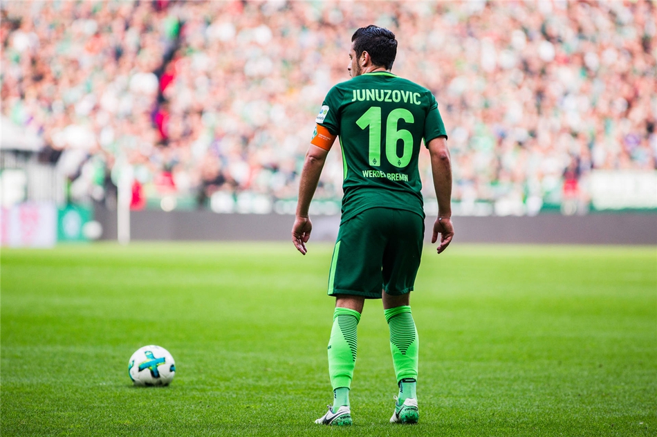 莱比锡红牛稳坐德国足球登顶宝座的简单介绍