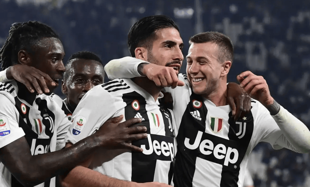 包含尤文图斯连胜，冠军形势一片大好的词条