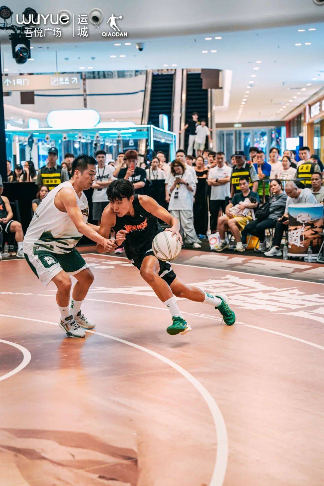 全球篮球热潮席卷，球迷狂热跟随的简单介绍