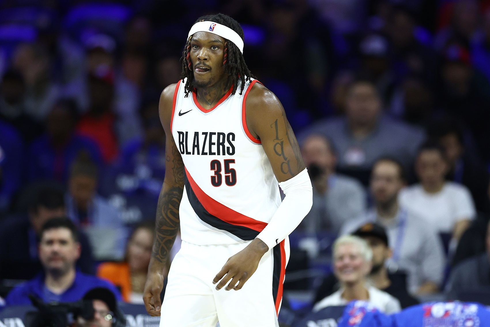 开拓者队主力受伤或缺席赛事,球队困境重重的简单介绍 开拓者队主力受伤或缺席赛事,球队困境重重的简单介绍