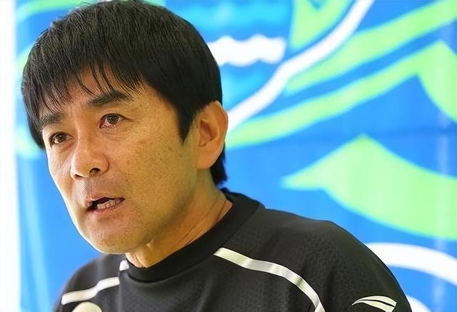 日本足球队教练离职，新帅将接掌球队