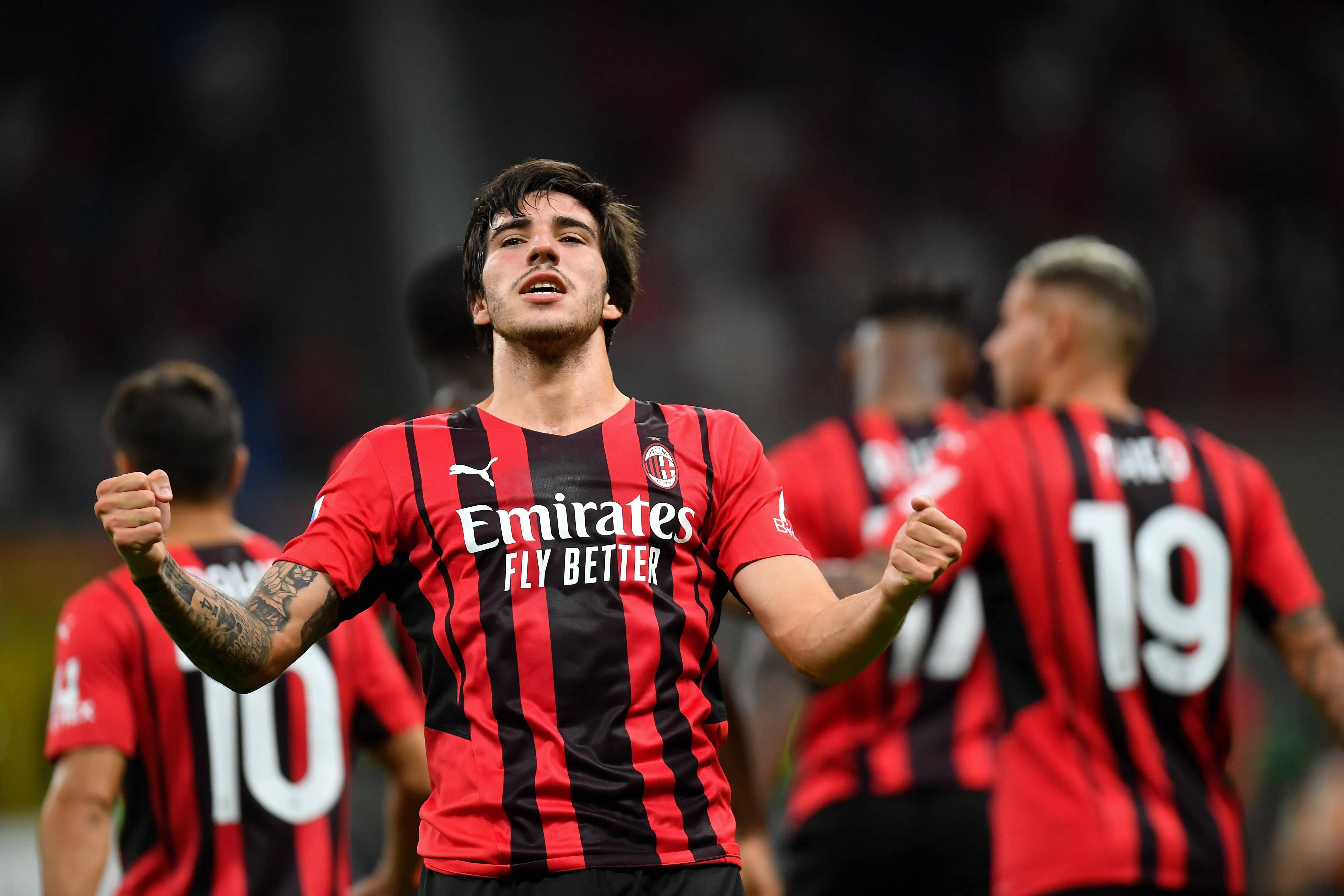 AC米兰将迎战阿贾克斯,备战晋级战 AC米兰将迎战阿贾克斯,备战晋级战