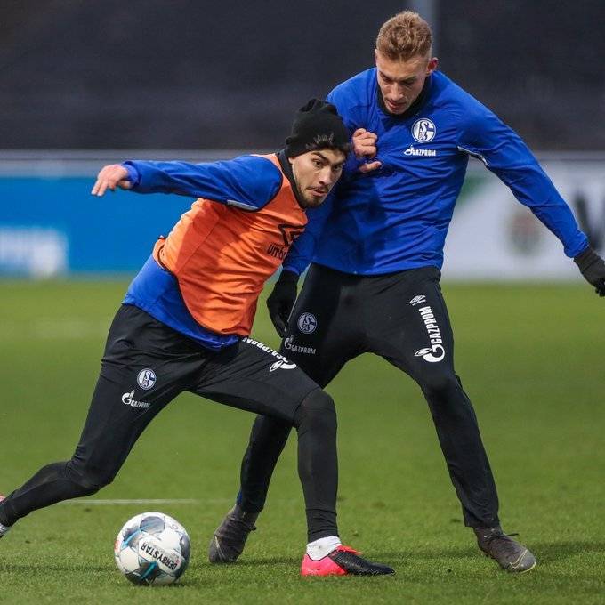 沙尔克04主场失利,遭遇三连败的简单介绍 沙尔克04主场失利,遭遇三连败的简单介绍