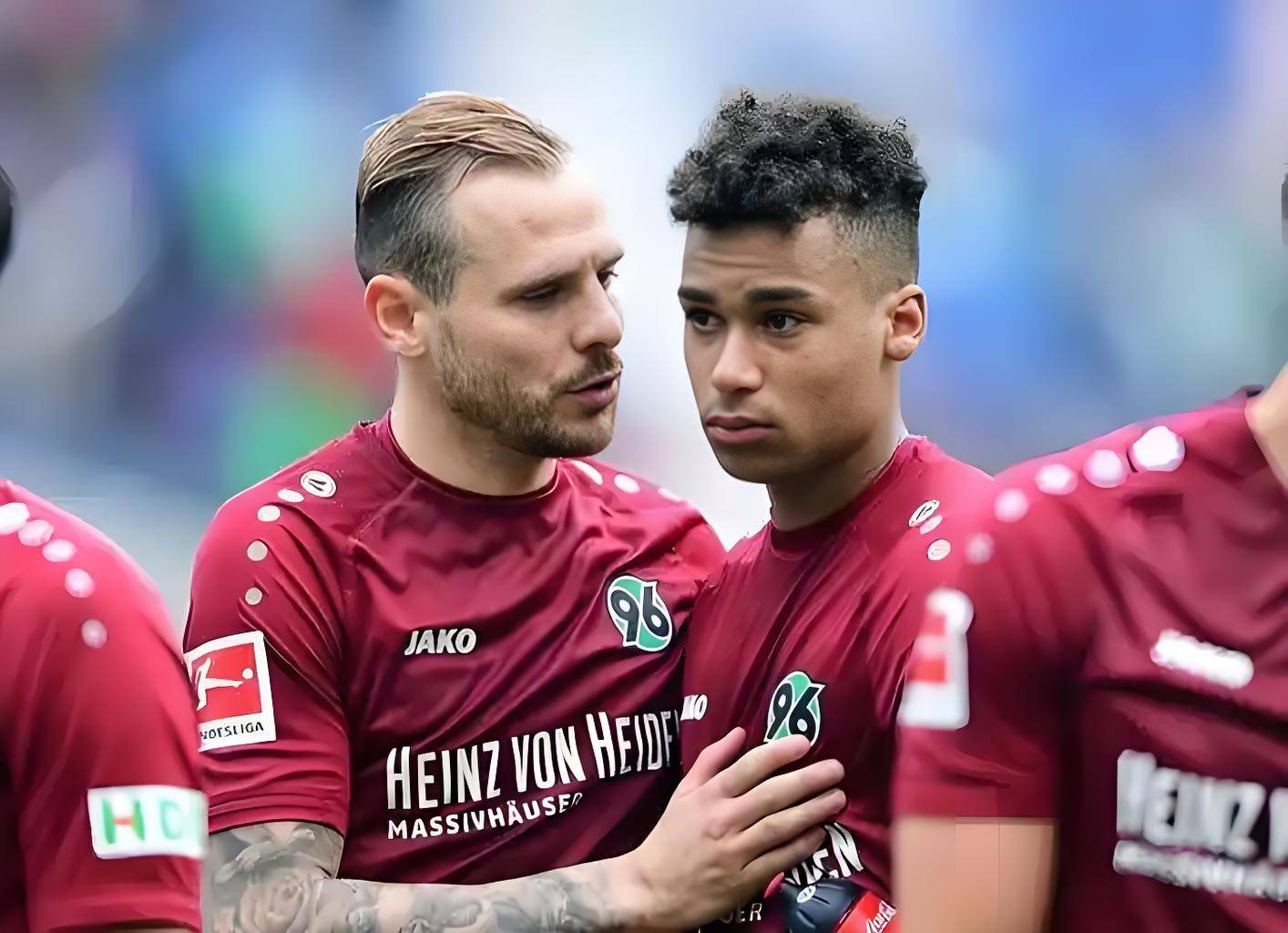 包含汉诺威96客场3-1击败凯泽斯劳滕，取得重要三分的词条