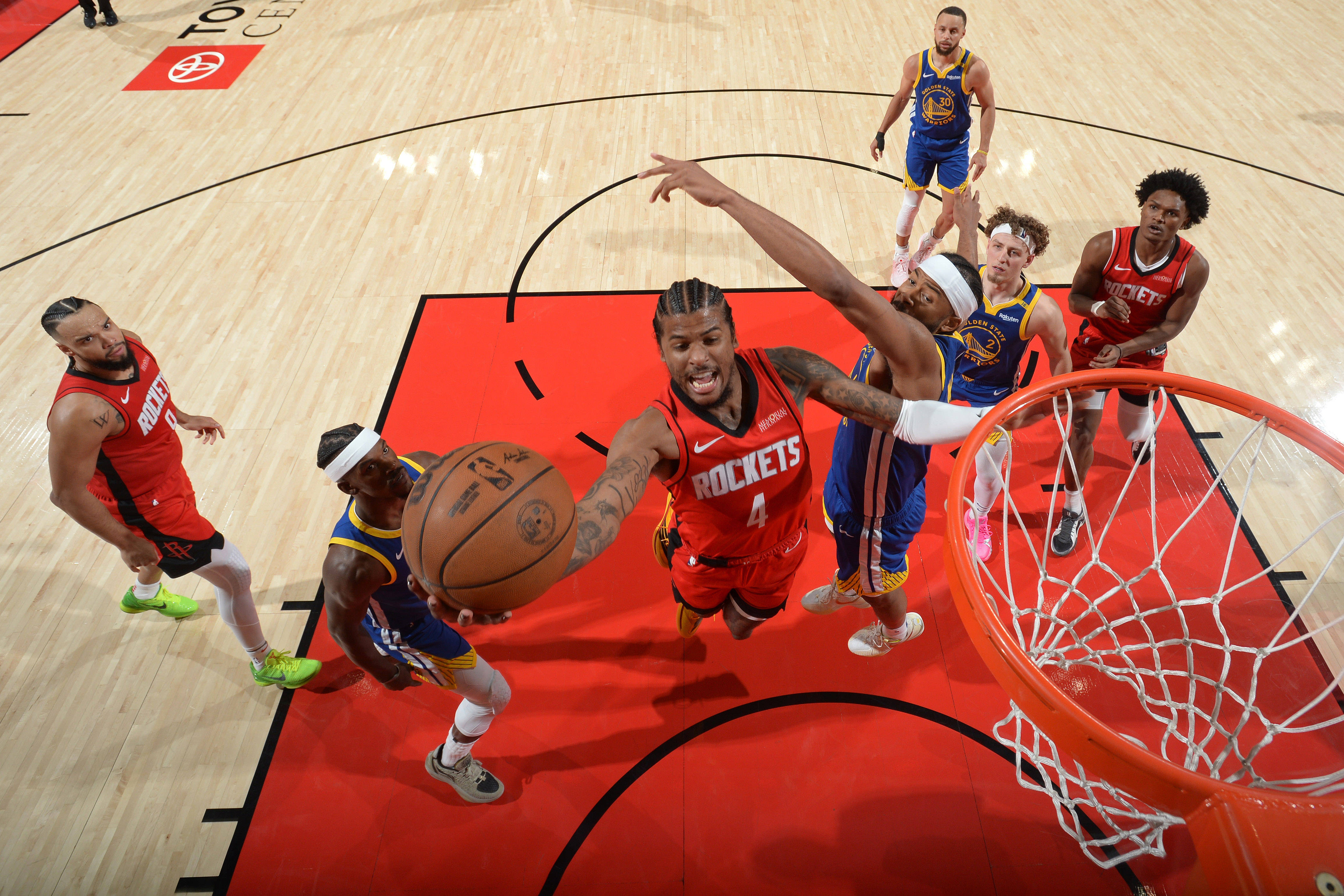 关于火箭队遭遇连败，季后赛前景蒙上阴影的信息