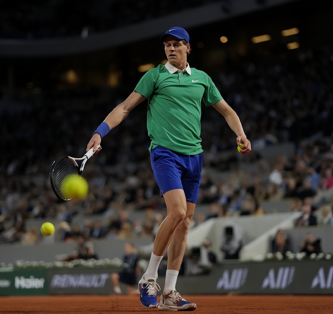 拉沃尔杯逆转法网,辛纳扛起全队 拉沃尔杯逆转法网,辛纳扛起全队