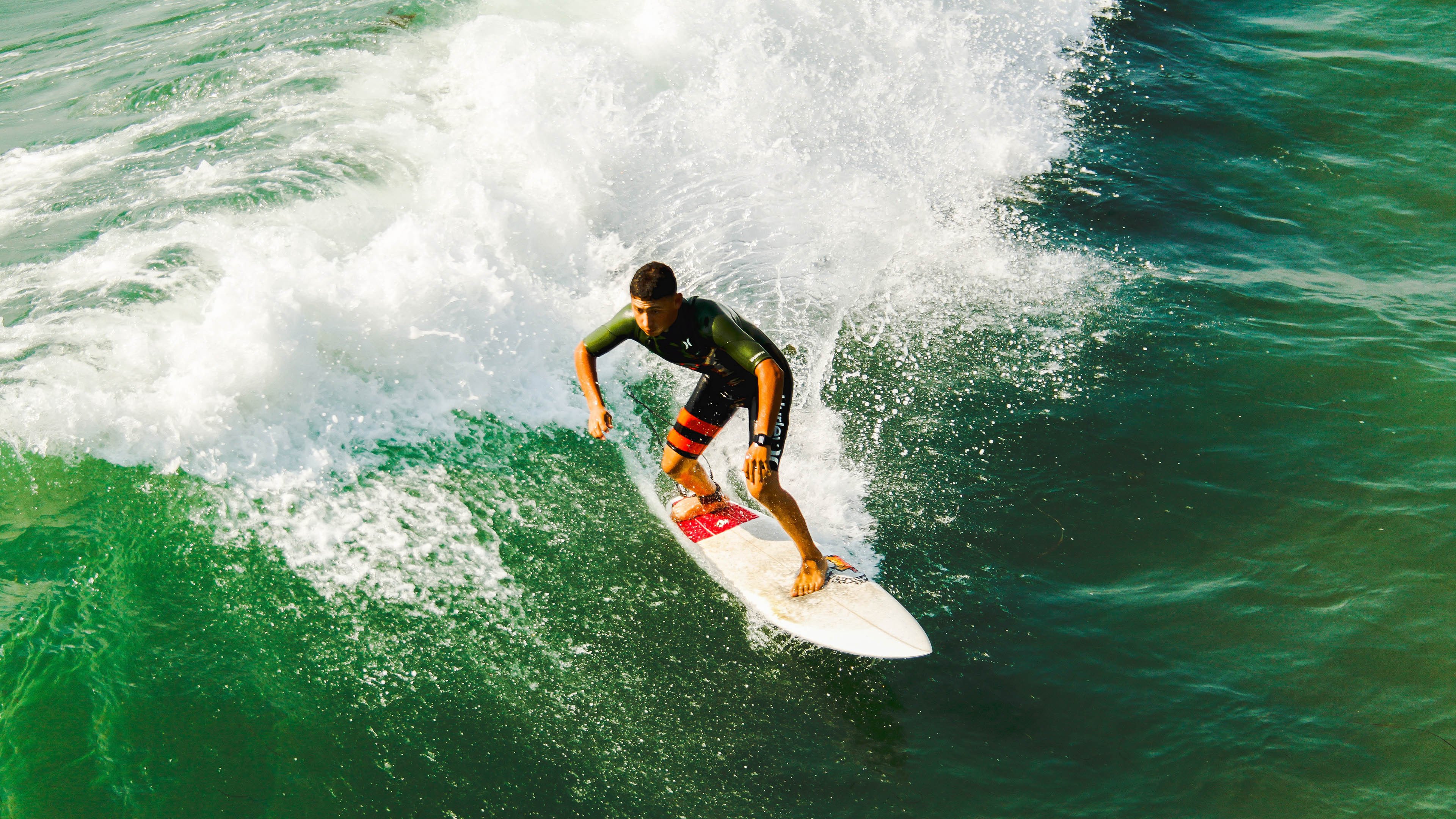 决胜时刻的绝对统治,乔治攻防一体,公牛力克湖人夺下关键胜利